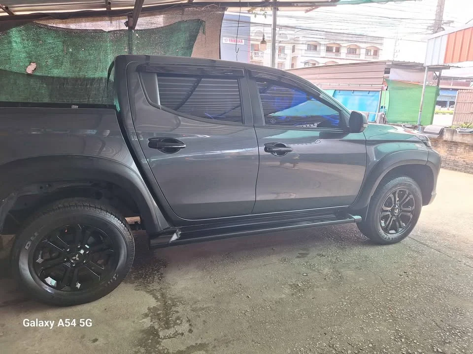 2020 Mitsubishi Triton V 2