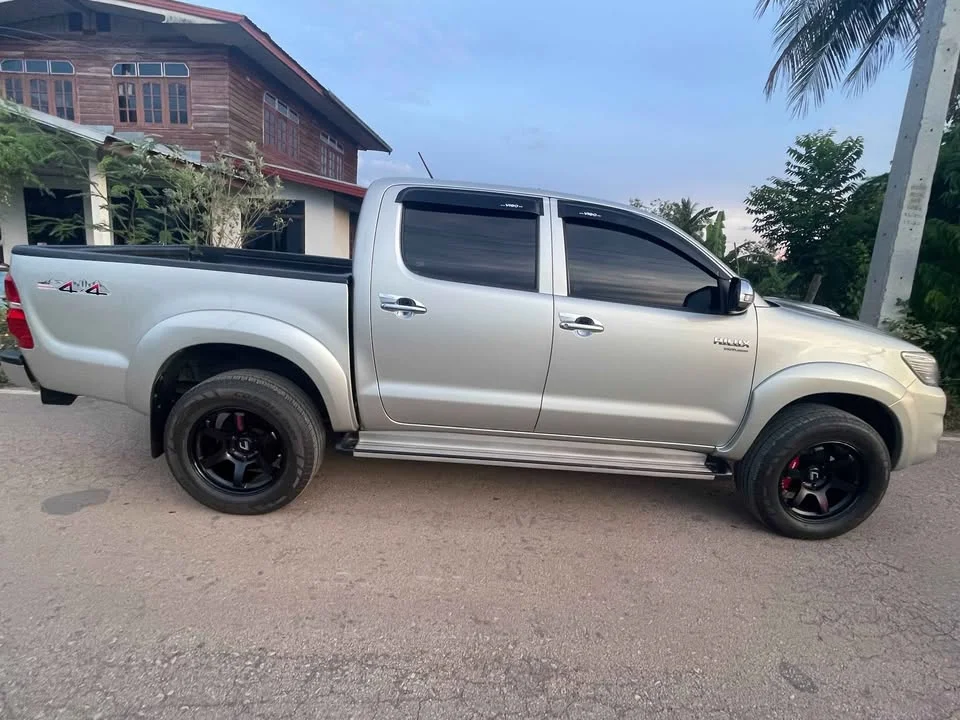 2012 Toyota Hilux VII 2