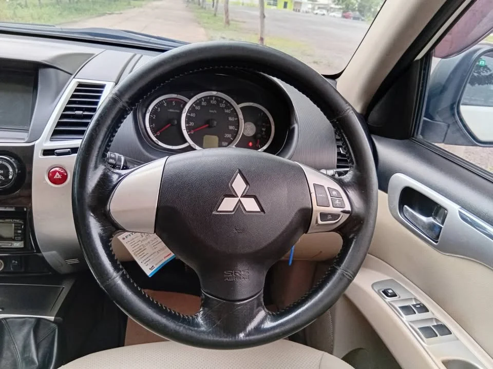 2010 Mitsubishi Pajero Sport II 2
