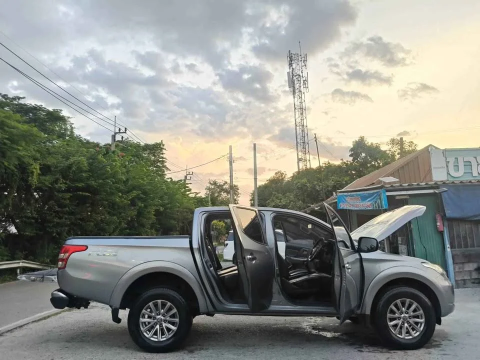 2016 Mitsubishi Triton V 2