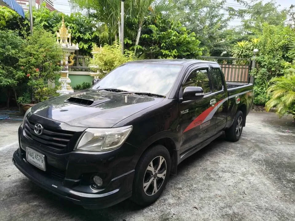 2013 Toyota Hilux VII 2