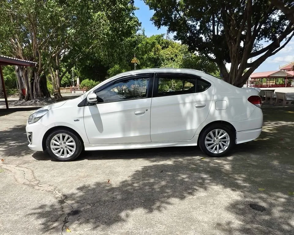 2013 Toyota Innova I 2