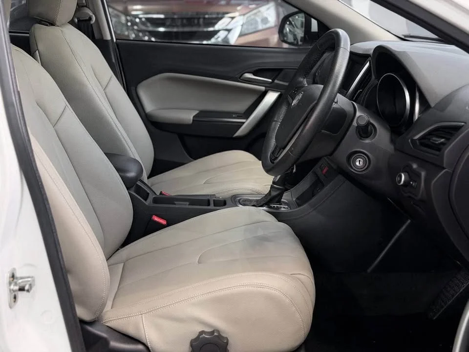 2015 MG 5 I  3