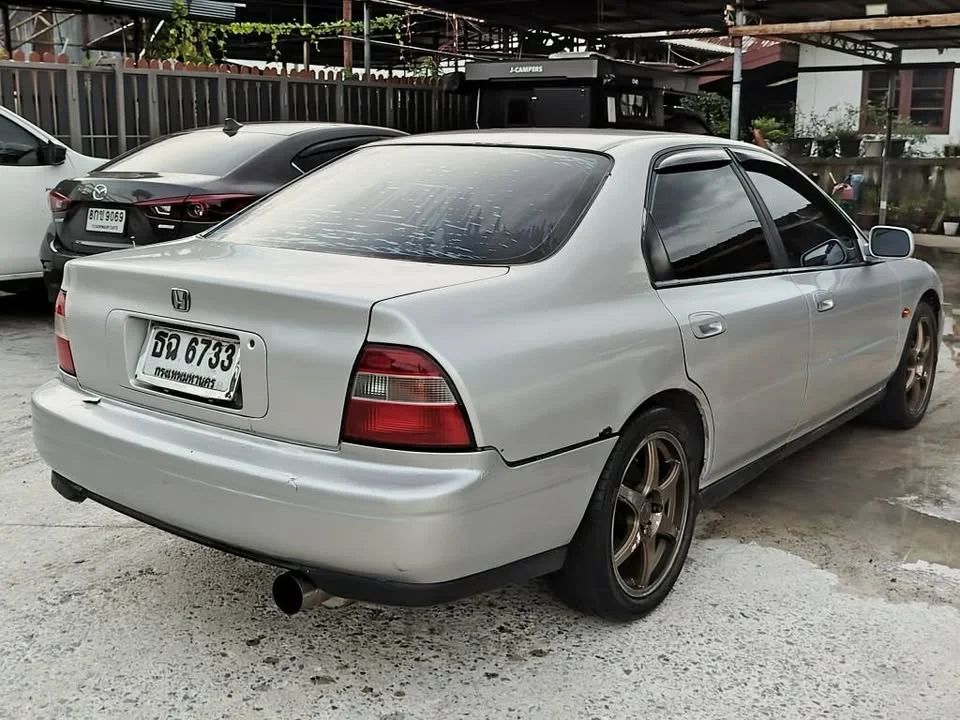 Honda Accord V 2