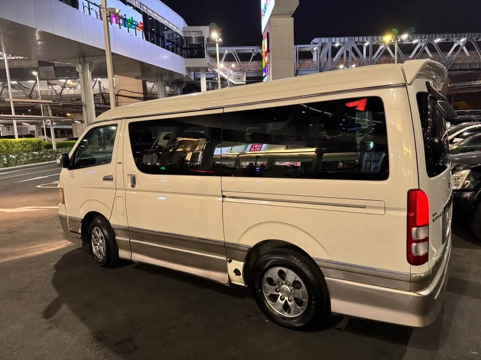2009 Toyota Commuter V (H200) 3