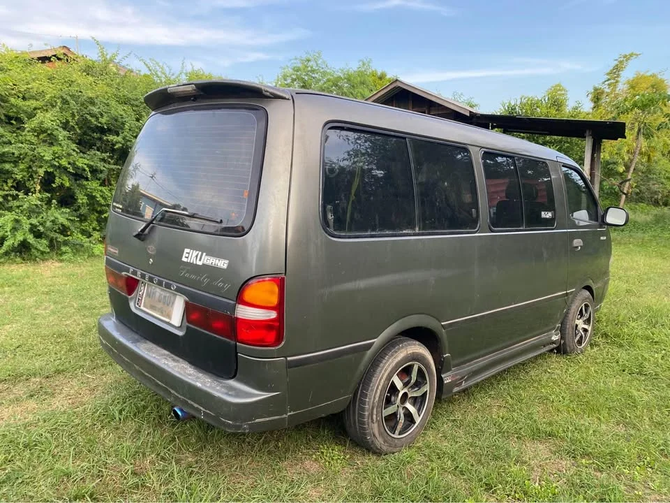 2002 Toyota Commuter IV (H100) 3