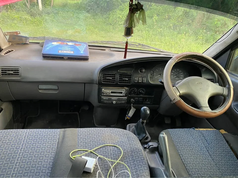 2002 Toyota Commuter IV (H100) 2