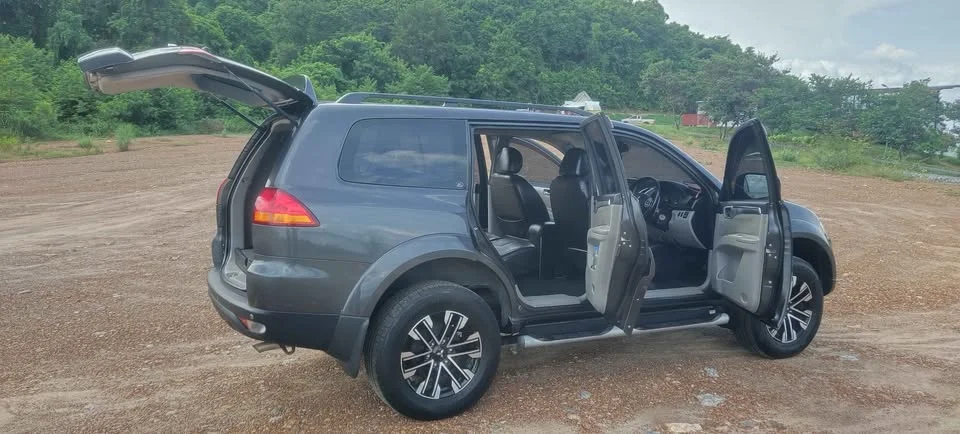 2013 Mitsubishi Pajero Sport II 2
