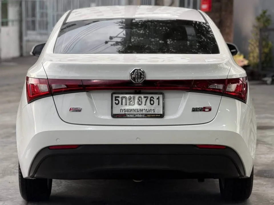 2015 MG 5 I  3