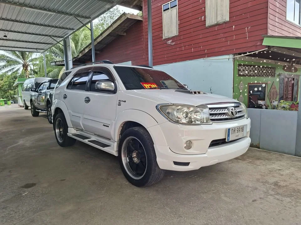 2009 Toyota Fortuner I 3