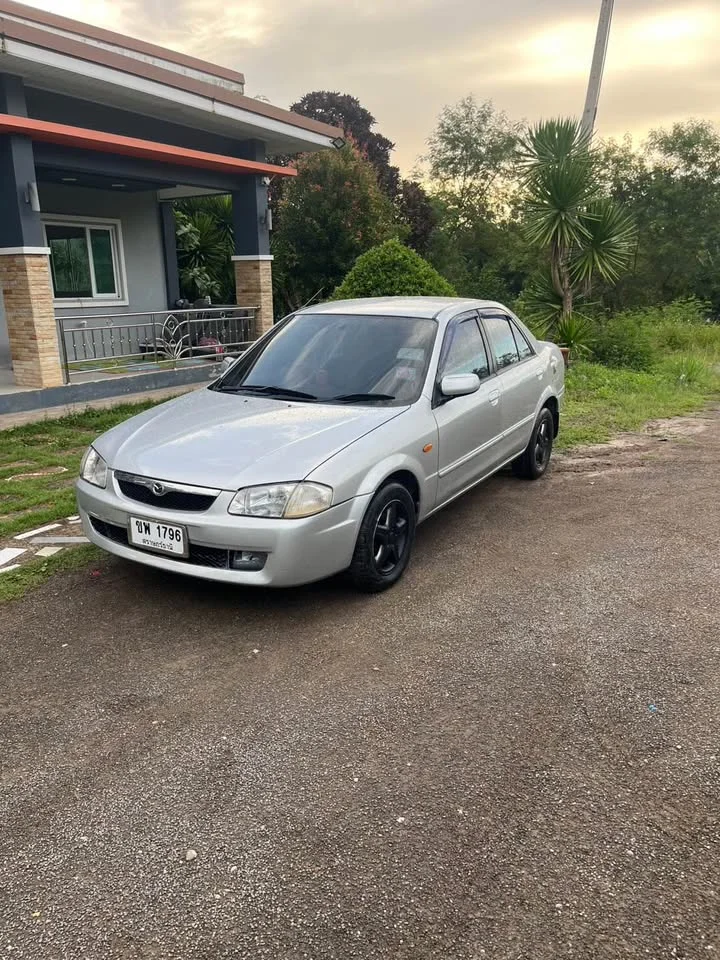 2000 Mazda 323 VIII 2
