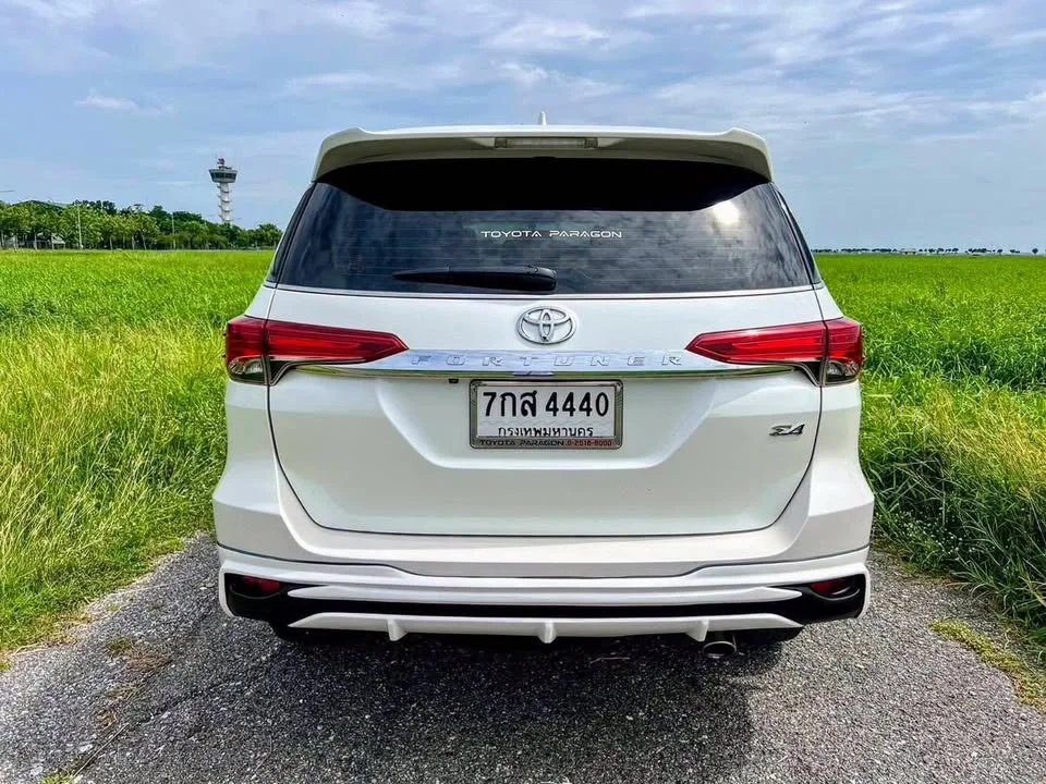2018 Toyota Fortuner II 2