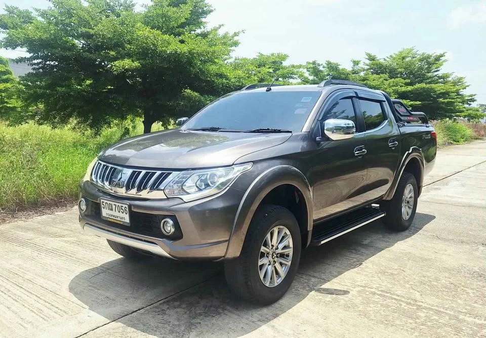 2015 Mitsubishi Triton V 2
