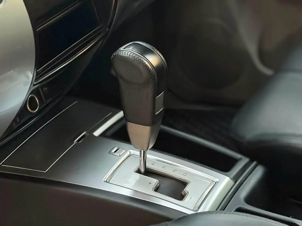2012 Mitsubishi Pajero Sport II 2