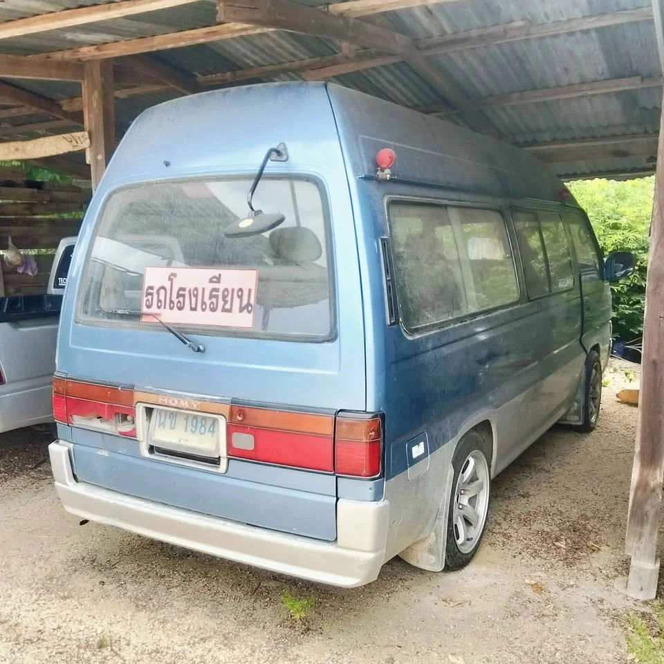 1996 Nissan Urvan IV (E24) 3