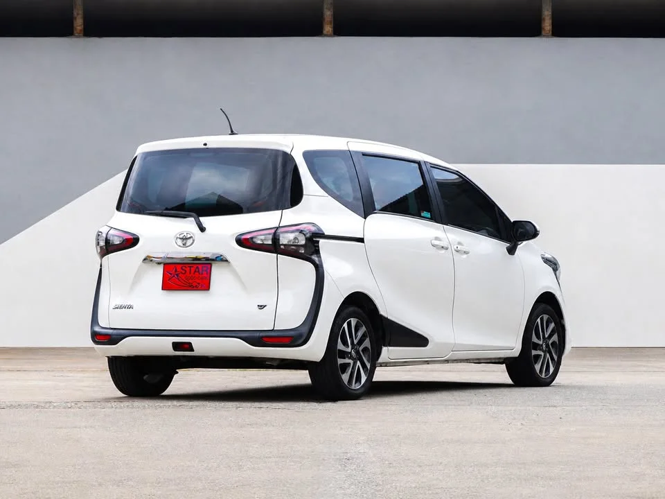 2016 Toyota Sienta II 2