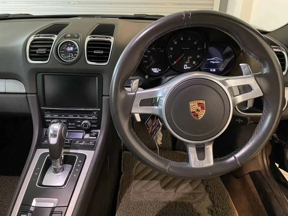 2016 Porsche Boxster and Cayman III 3