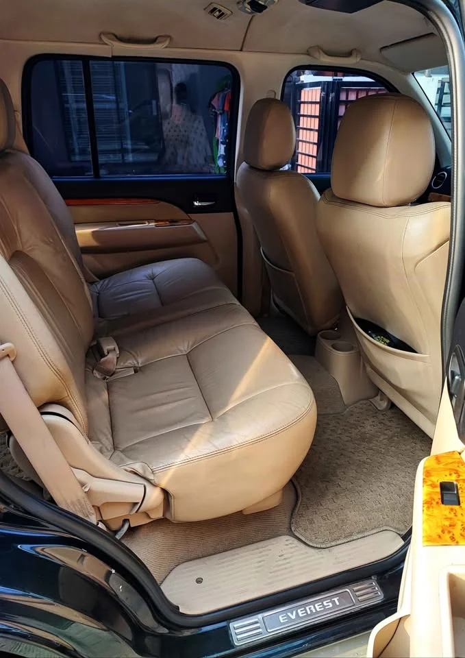 2010 Ford Everest I 3