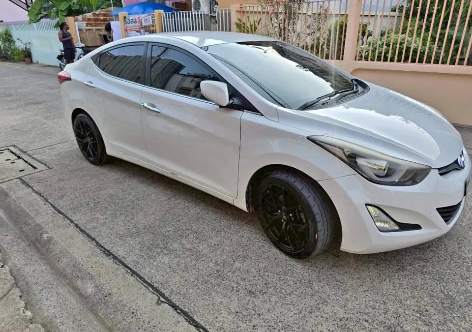 2015 Hyundai Elantra V 2