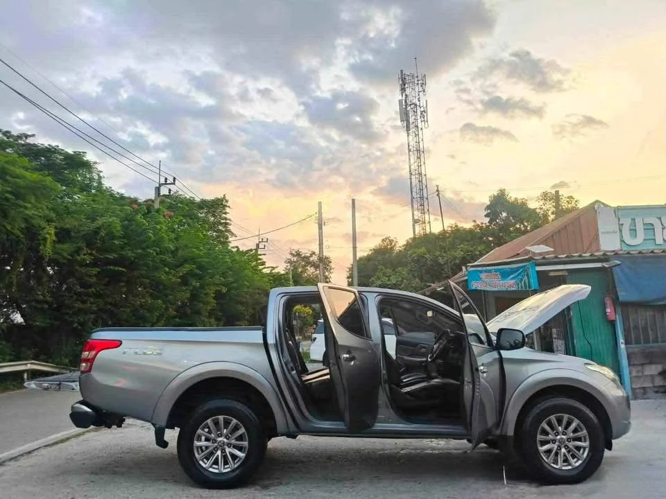 2015 Mitsubishi Triton V 3
