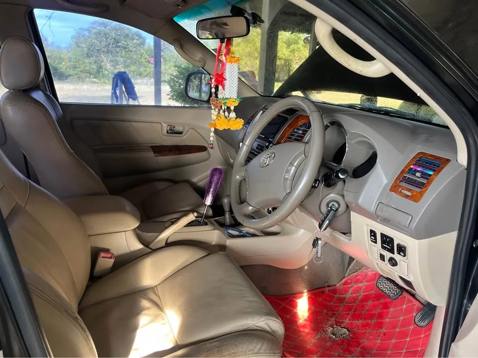 2005 Toyota Fortuner I 3