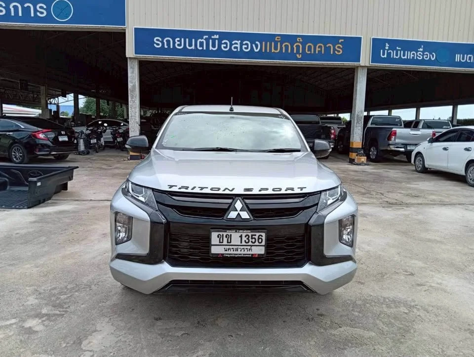 2022 Mitsubishi Triton V 2