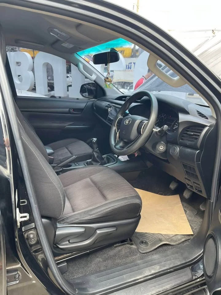 2018 Toyota Hilux VIII 2