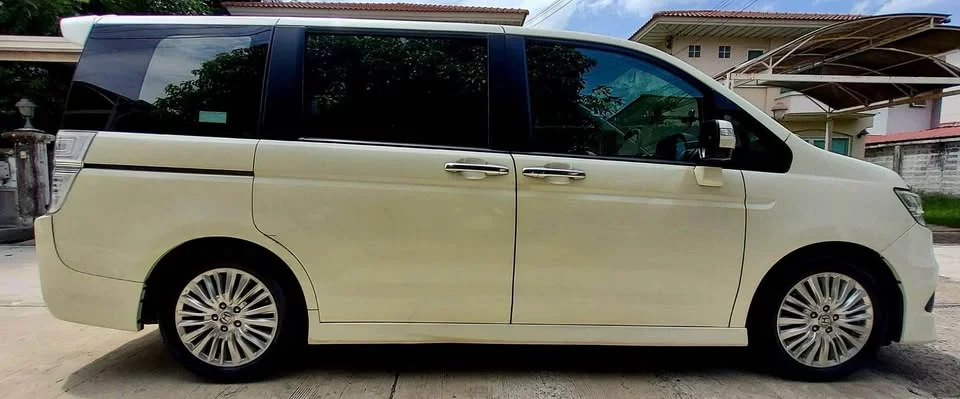 2012 Honda Stepwgn IV 3