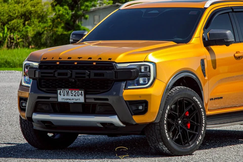 2023 Ford Everest III 2