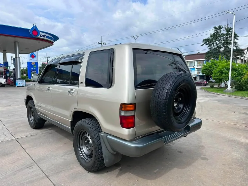 1995 Isuzu Trooper II 3