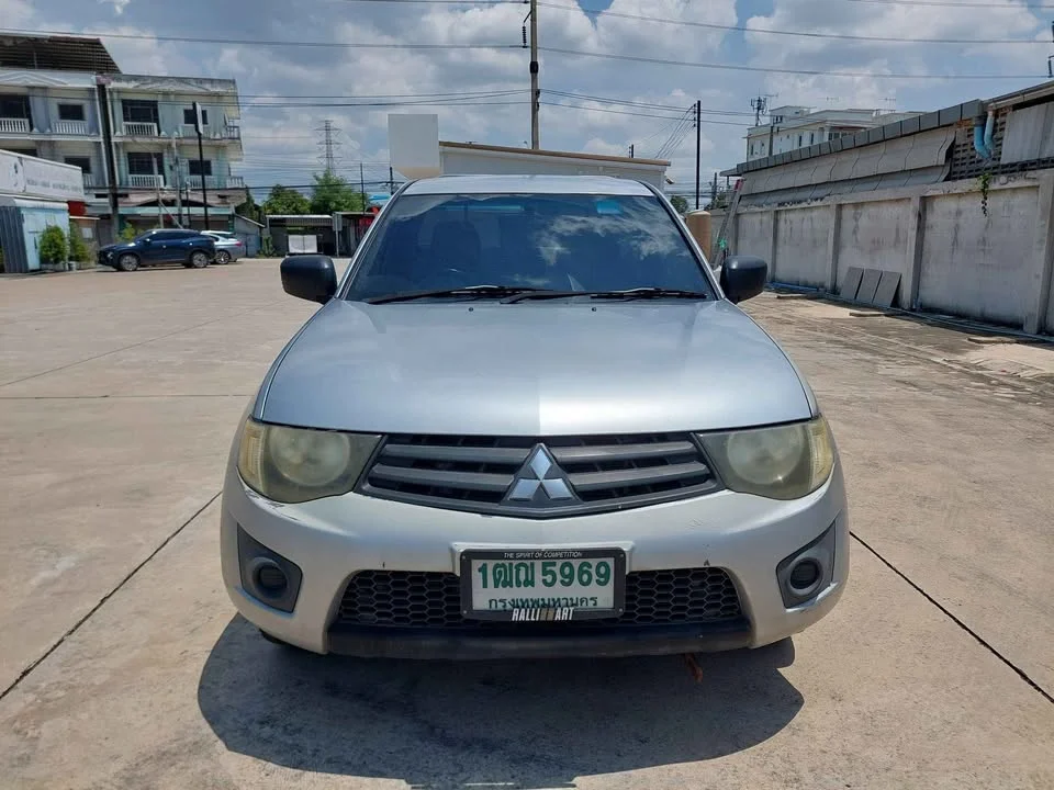 2014 Mitsubishi Triton IV 2