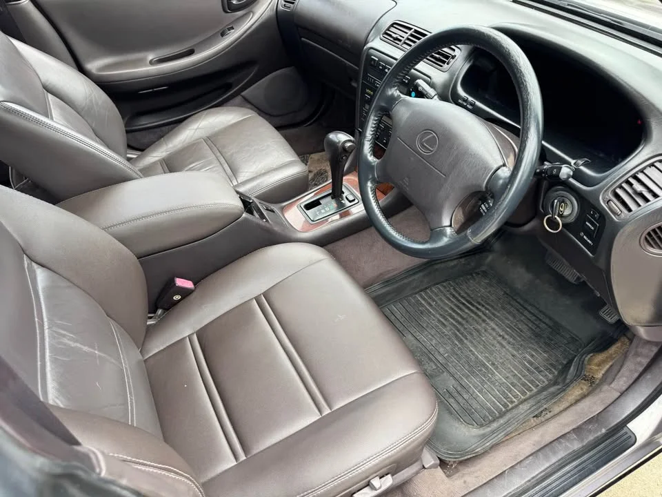 1996 Lexus ES II 3