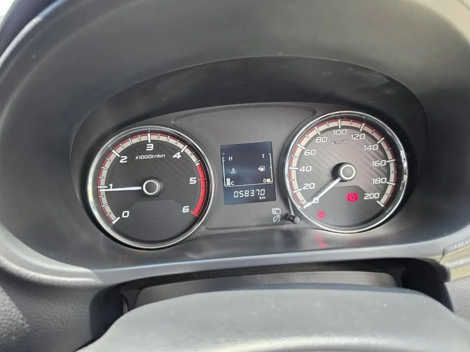 2022 Mitsubishi Triton V 2