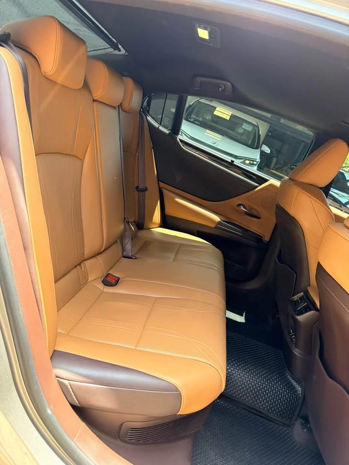 2018 Lexus ES VII 2