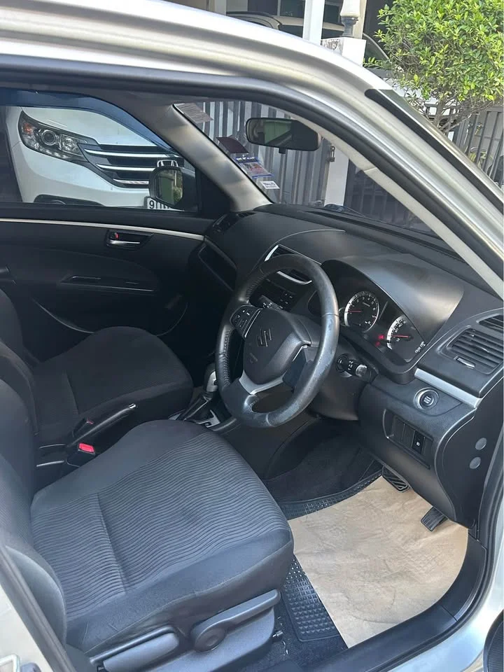 2013 Suzuki Swift II 3
