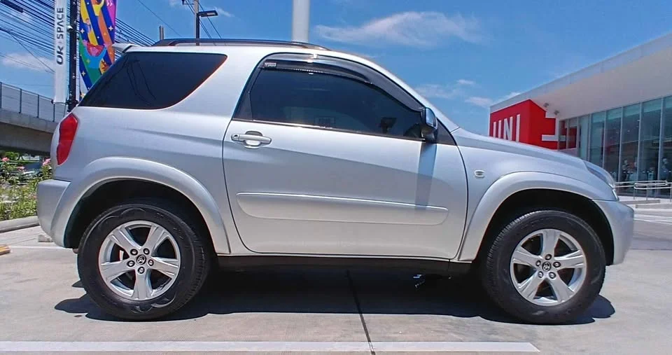 2001 Toyota RAV4 II 3