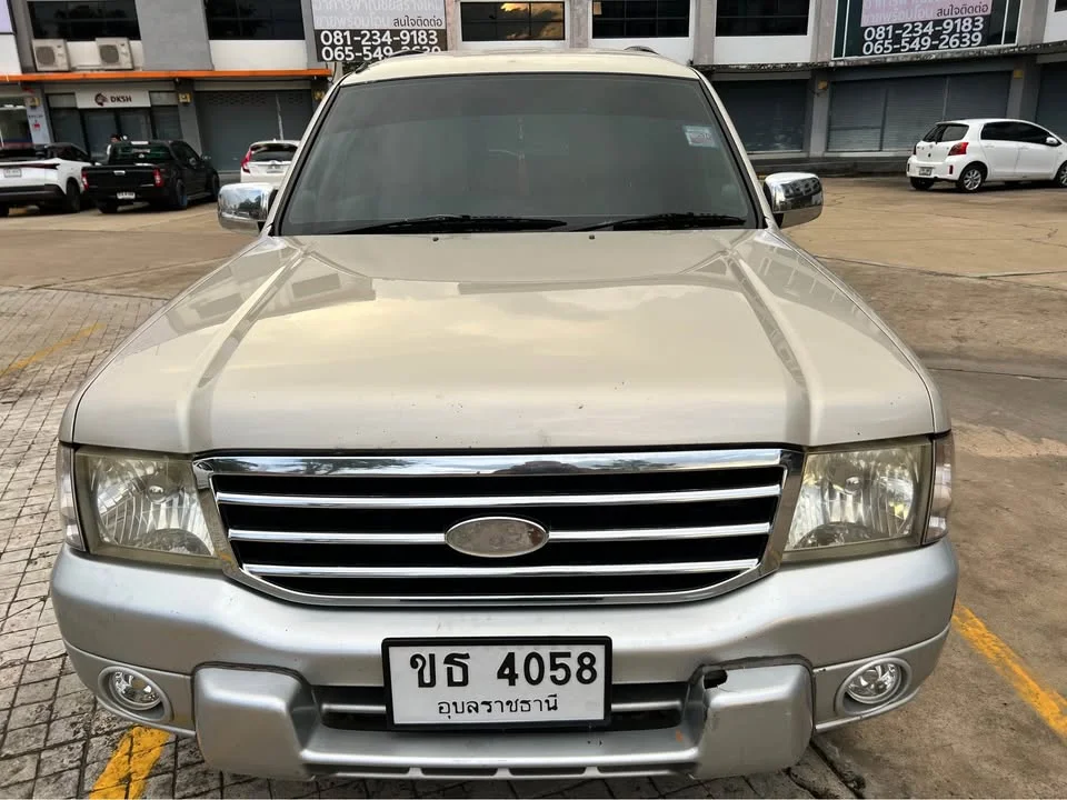 2004 Ford Everest I 3