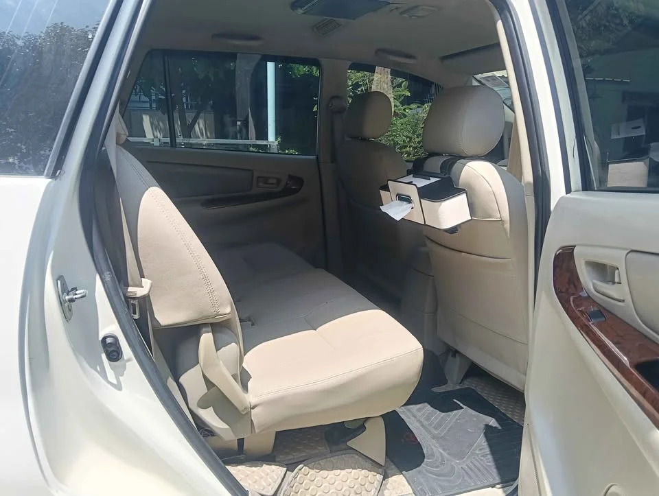 2013 Toyota Innova I 2
