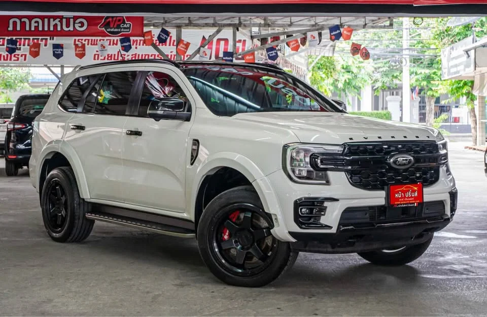 2023 Ford Everest III 2