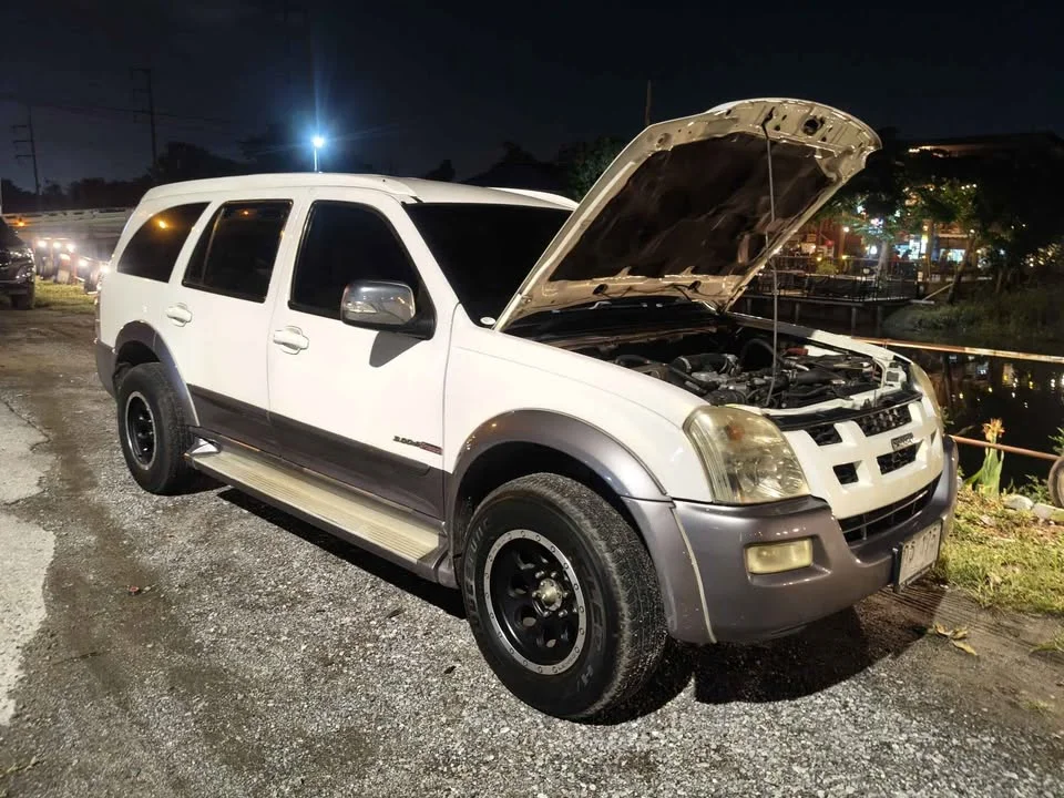 2005 Isuzu MU-7 2