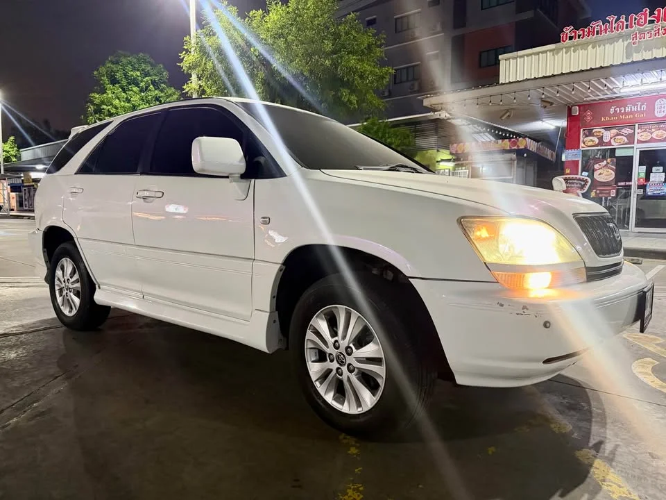 2004 Toyota Harrier I 2