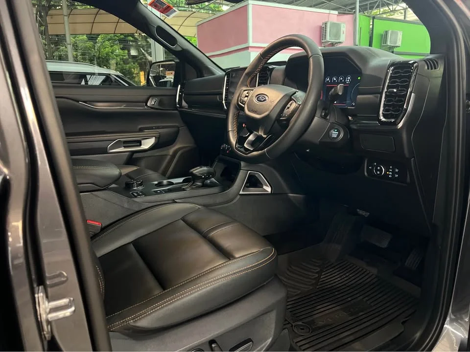 2023 Ford Everest III 3