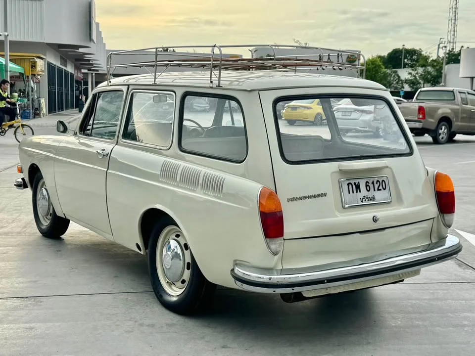 1969 Jaguar XJ Series I 3