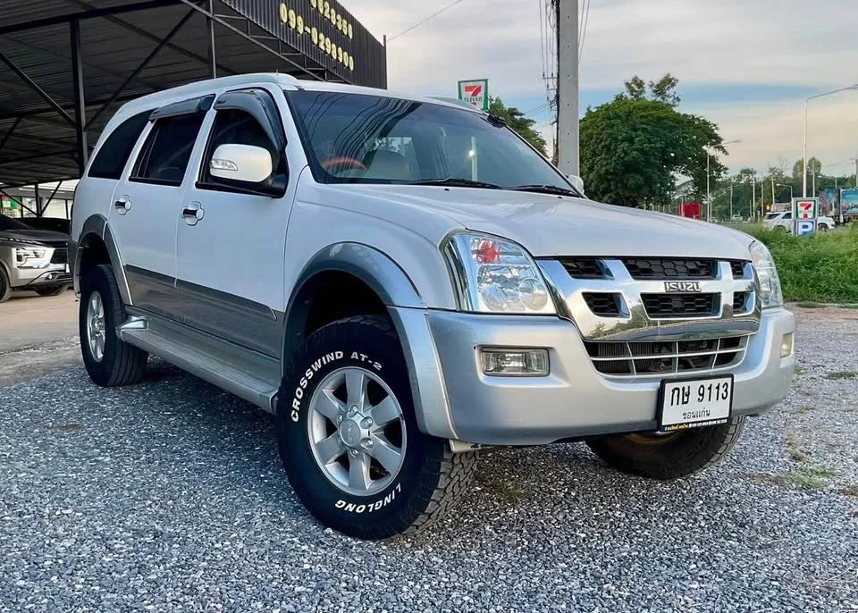 2005 Isuzu MU-7 3