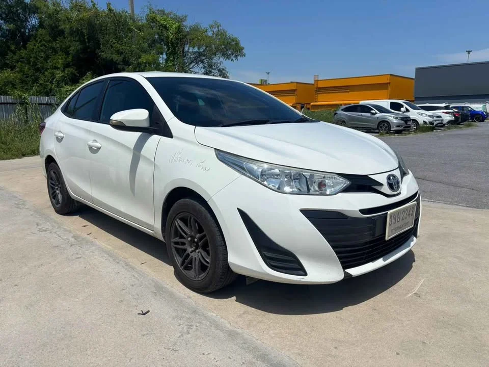 2017 Toyota Yaris ATIV III 2