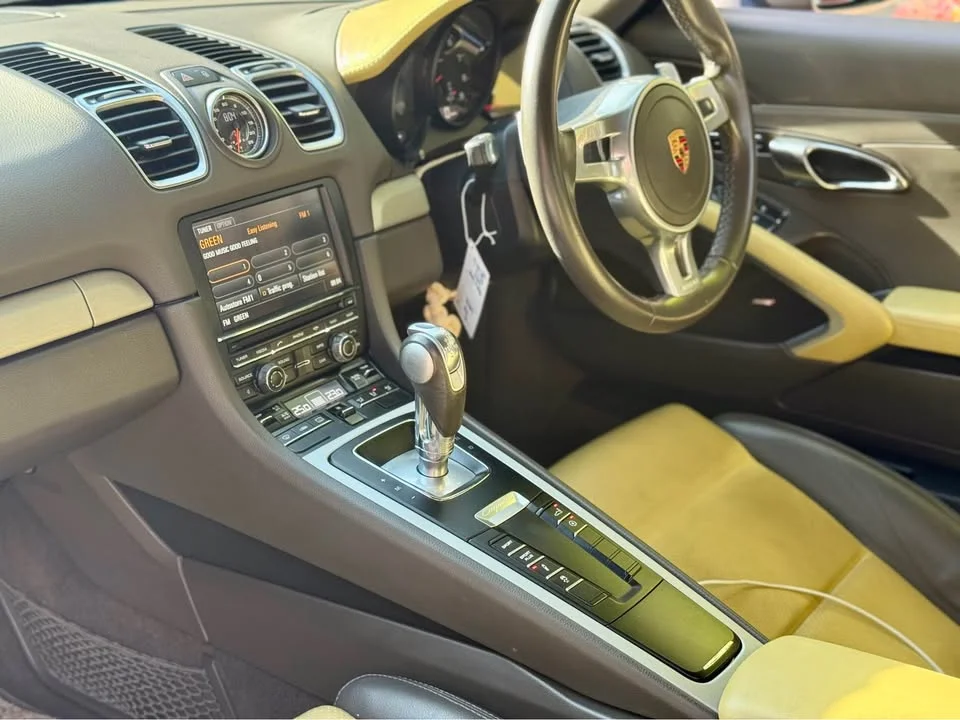 2016 Porsche Boxster and Cayman III 3