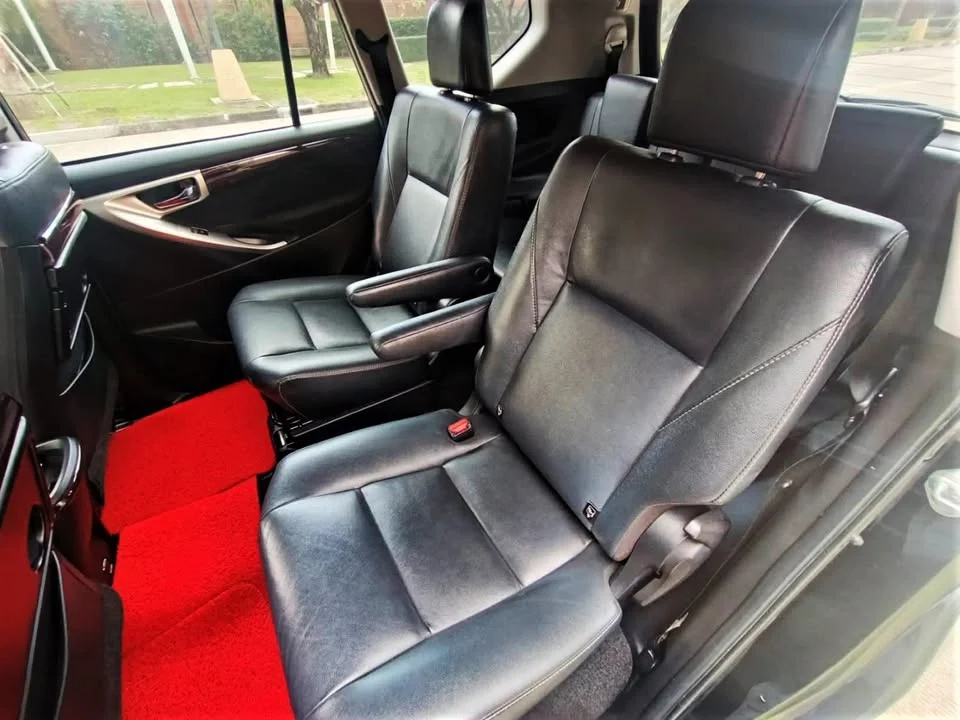 2019 Toyota Innova II 2