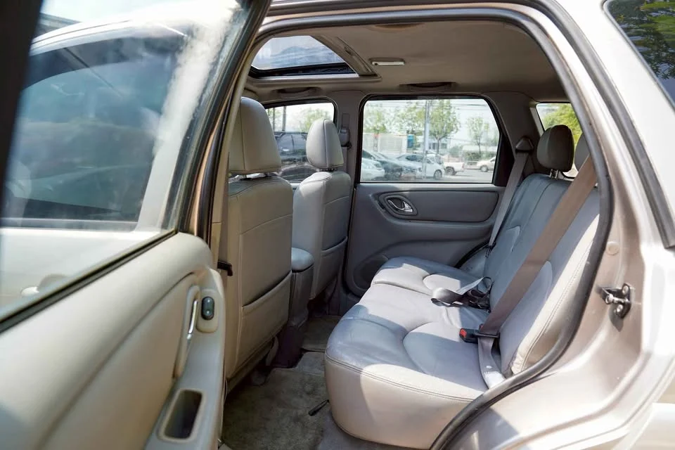 2003 Mazda Tribute I 3
