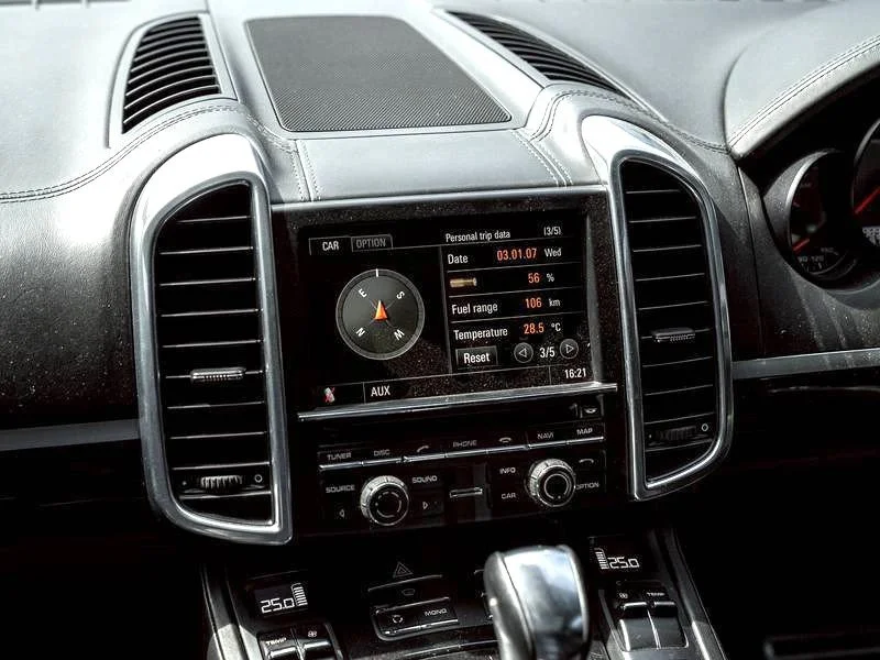 2012 Porsche Cayenne II 2