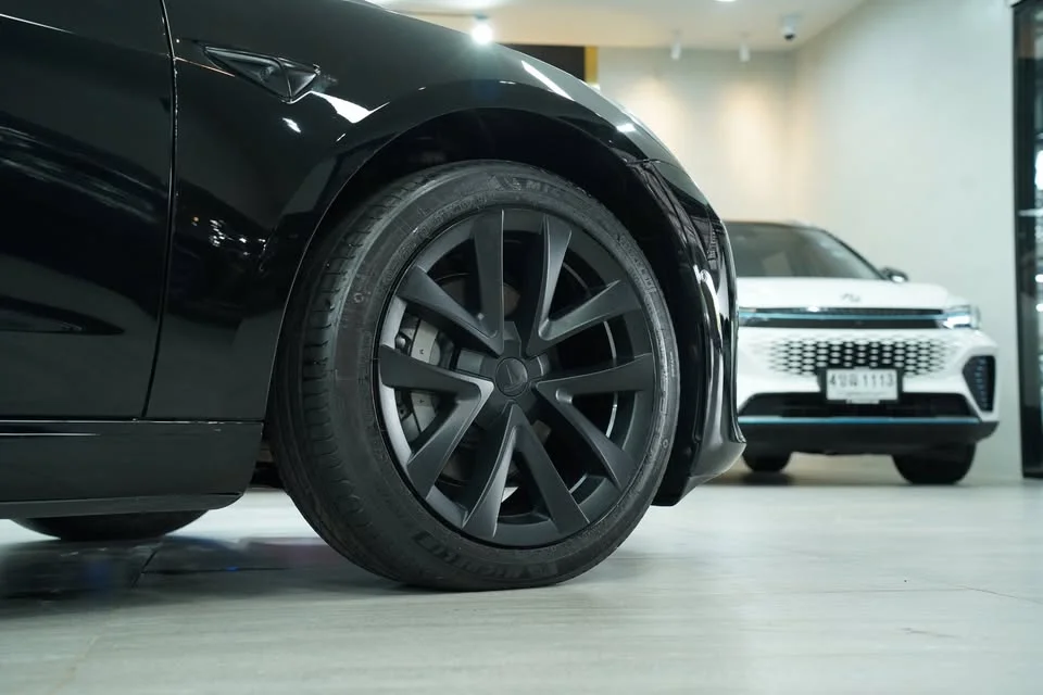2023 Tesla Model 3 3